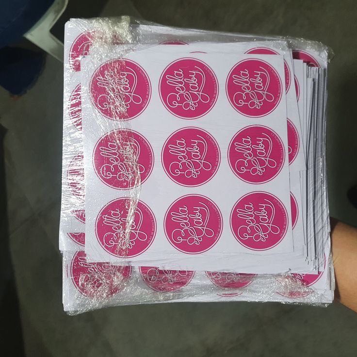 Adesivos circulares de 5 × 5 cm impressos e recortados para rotulagem